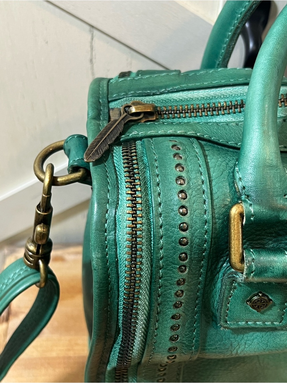 OLD TREND Women's Genuine Leather Mini Trunk Green Crossbody Bag NWOT - Picture 4 of 11